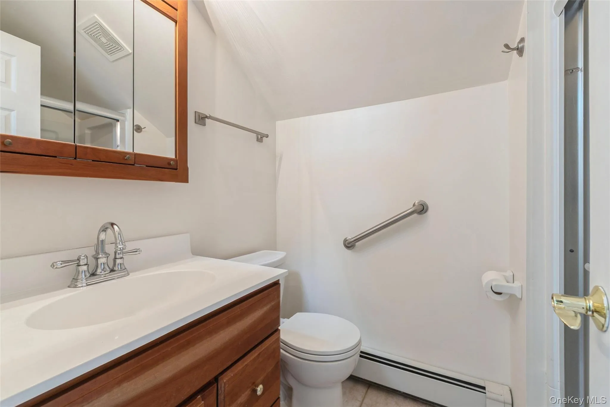 63 Meadow Road, Brookhaven, NY, 6 Bedrooms Bedrooms, 10 Rooms Rooms,5 BathroomsBathrooms,Residential,For Rent,Meadow,0,1021964 63 Meadow Road, Brookhaven, NY, 6 Bedrooms Bedrooms, 10 Rooms Rooms,5 BathroomsBathrooms,Residential,For Rent,Meadow,0,1021964