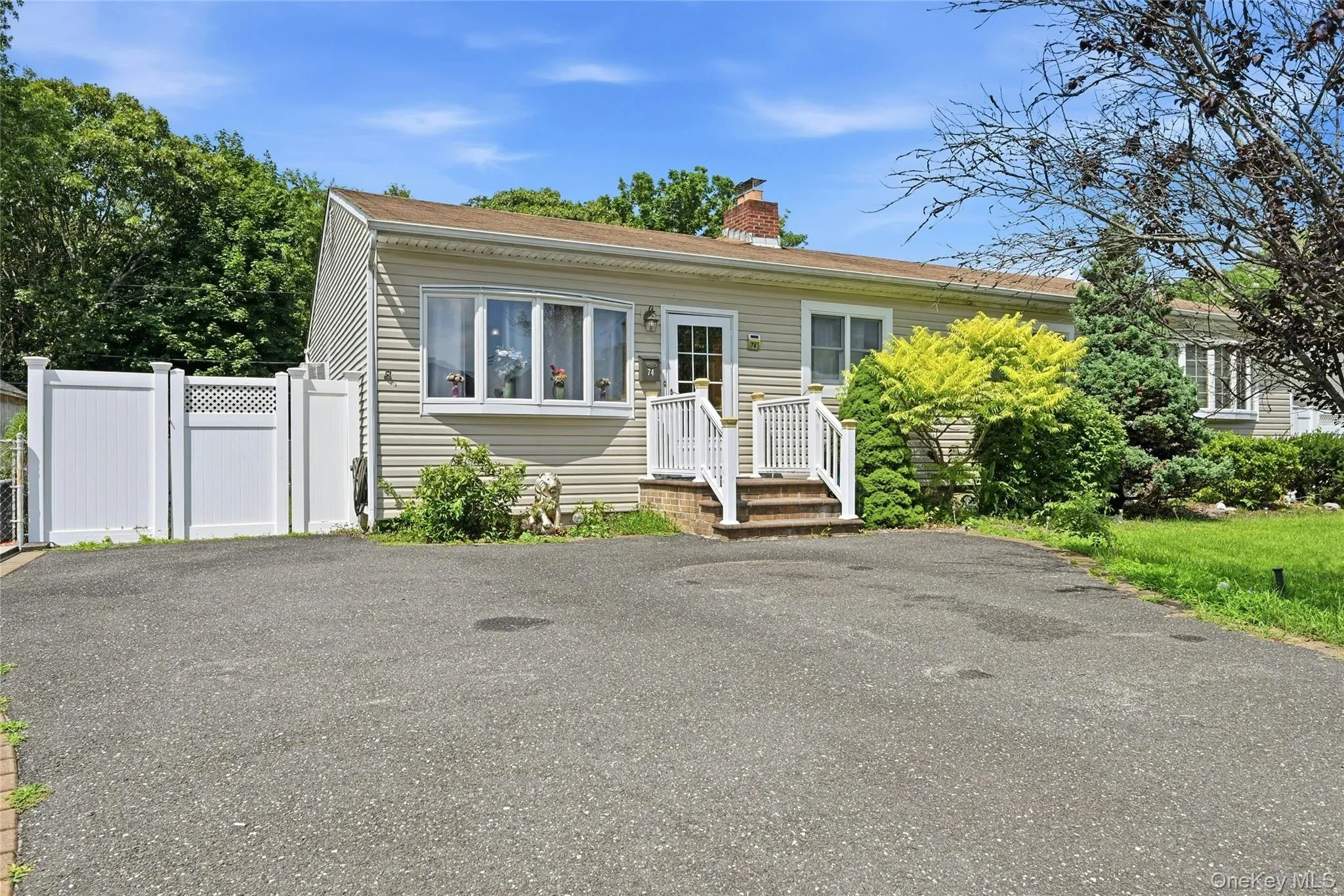 74 Tree Road, Brookhaven, NY, 4 Bedrooms Bedrooms, 9 Rooms Rooms,3 BathroomsBathrooms,Residential,For Rent,Tree,0,1021973 74 Tree Road, Brookhaven, NY, 4 Bedrooms Bedrooms, 9 Rooms Rooms,3 BathroomsBathrooms,Residential,For Rent,Tree,0,1021973