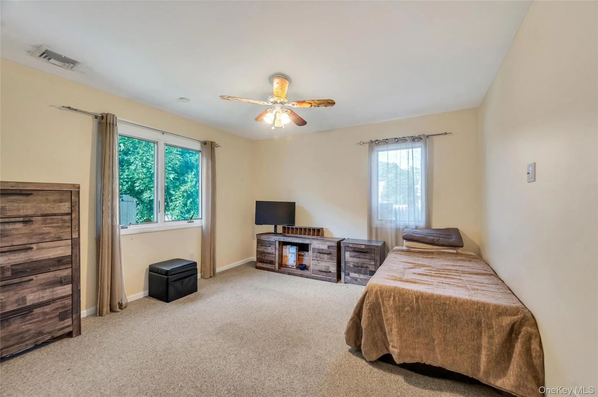 40 Columbia Street, Oyster Bay, NY, 5 Bedrooms Bedrooms, 14 Rooms Rooms,2 BathroomsBathrooms,Residential,For Rent,Columbia,0,1021975 40 Columbia Street, Oyster Bay, NY, 5 Bedrooms Bedrooms, 14 Rooms Rooms,2 BathroomsBathrooms,Residential,For Rent,Columbia,0,1021975
