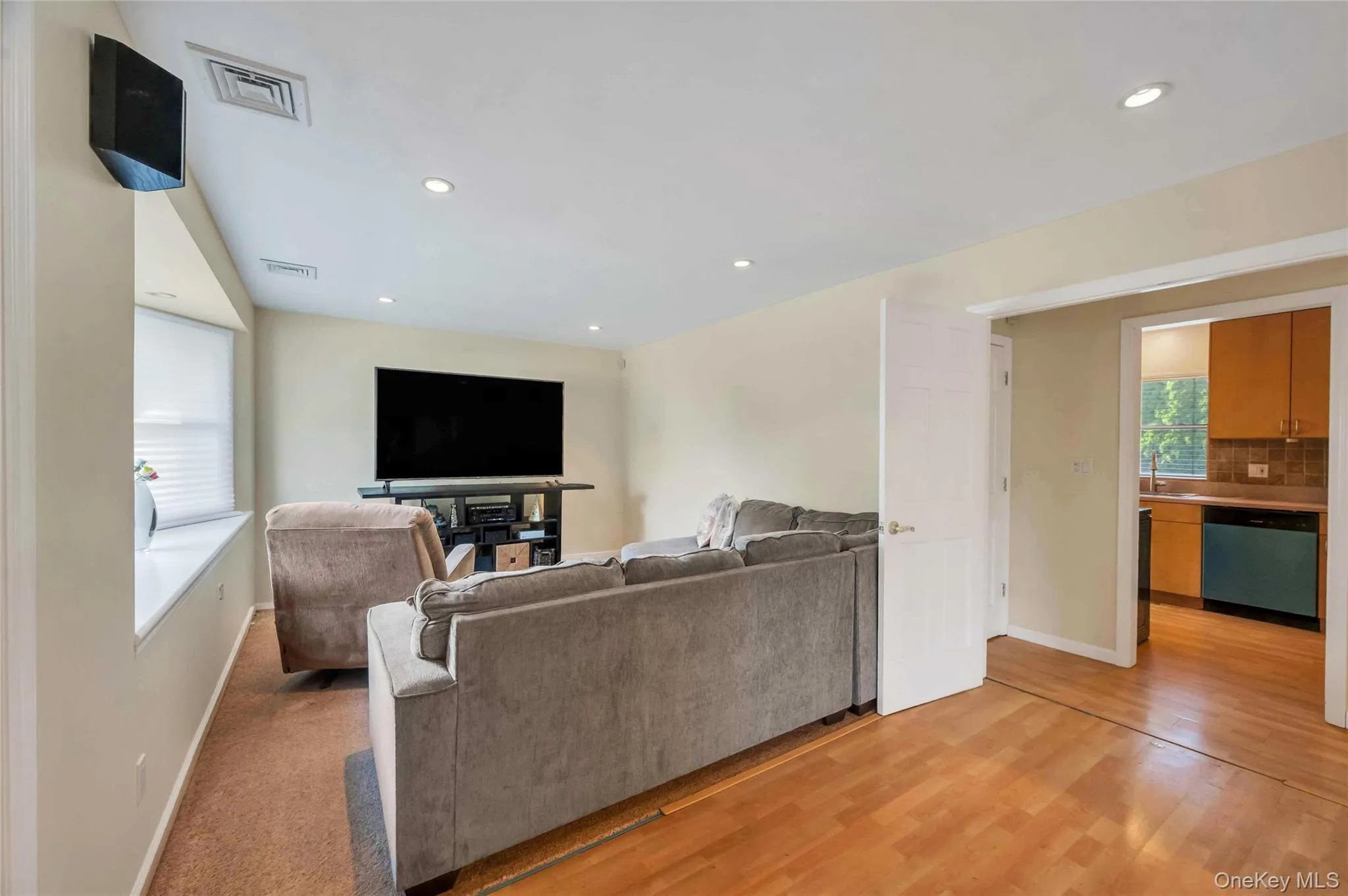 40 Columbia Street, Oyster Bay, NY, 5 Bedrooms Bedrooms, 14 Rooms Rooms,2 BathroomsBathrooms,Residential,For Rent,Columbia,0,1021975 40 Columbia Street, Oyster Bay, NY, 5 Bedrooms Bedrooms, 14 Rooms Rooms,2 BathroomsBathrooms,Residential,For Rent,Columbia,0,1021975