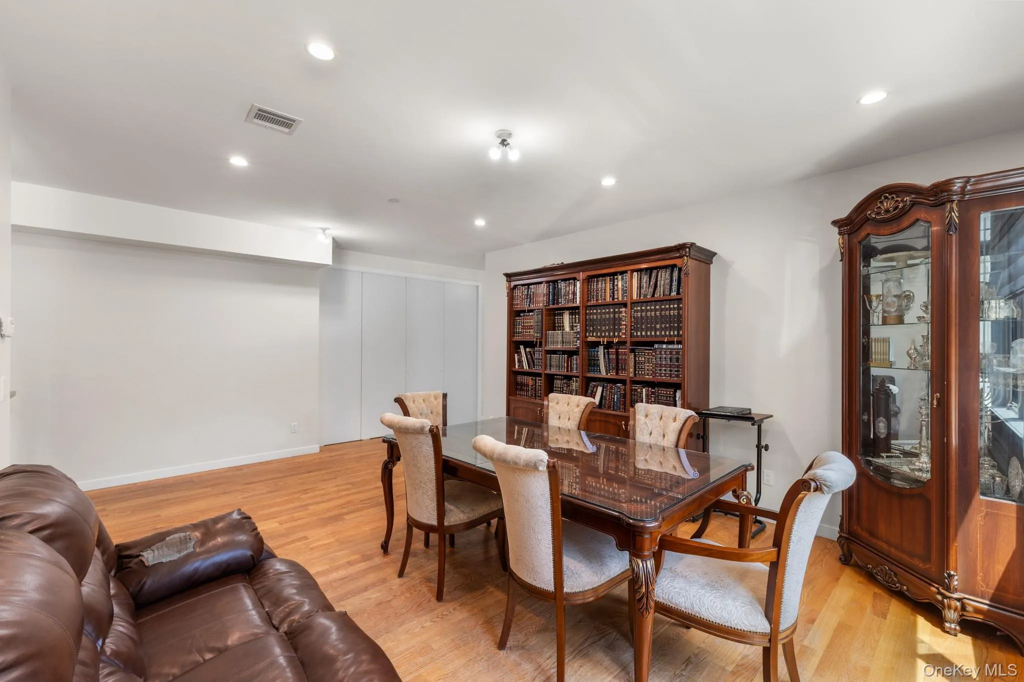 30 Elyon Road, Ramapo, NY, 3 Bedrooms Bedrooms, 6 Rooms Rooms,2 BathroomsBathrooms,Residential,For Rent,Elyon,0,1021976 30 Elyon Road, Ramapo, NY, 3 Bedrooms Bedrooms, 6 Rooms Rooms,2 BathroomsBathrooms,Residential,For Rent,Elyon,0,1021976