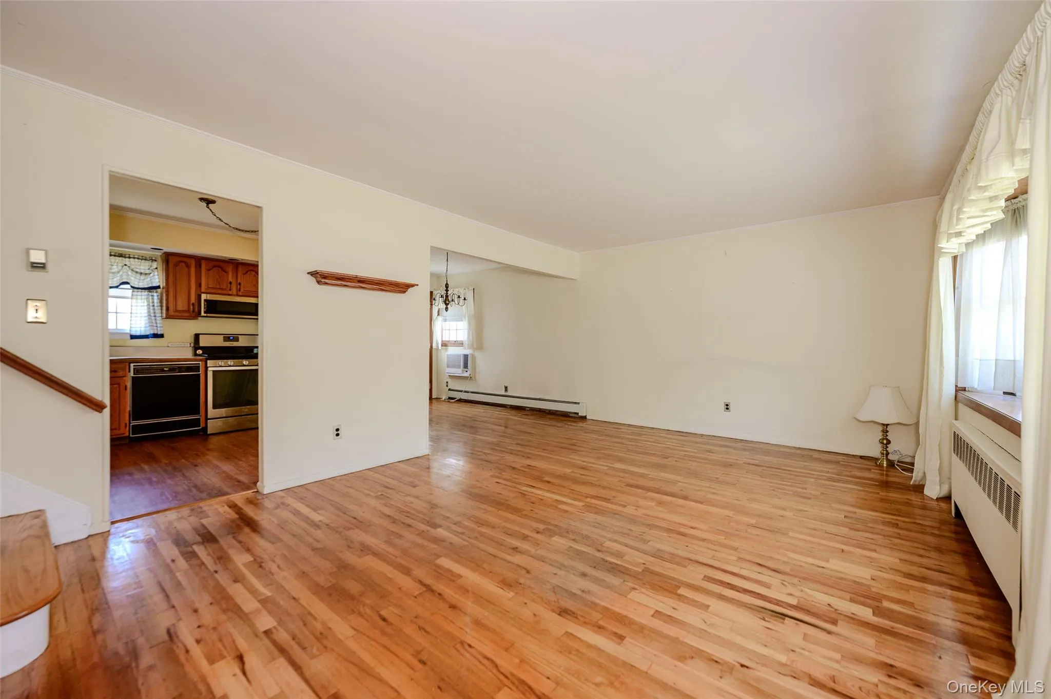 87 Central Park Road, Oyster Bay, NY, 3 Bedrooms Bedrooms, 8 Rooms Rooms,1 BathroomBathrooms,Residential,For Rent,Central Park,0,1021983 87 Central Park Road, Oyster Bay, NY, 3 Bedrooms Bedrooms, 8 Rooms Rooms,1 BathroomBathrooms,Residential,For Rent,Central Park,0,1021983