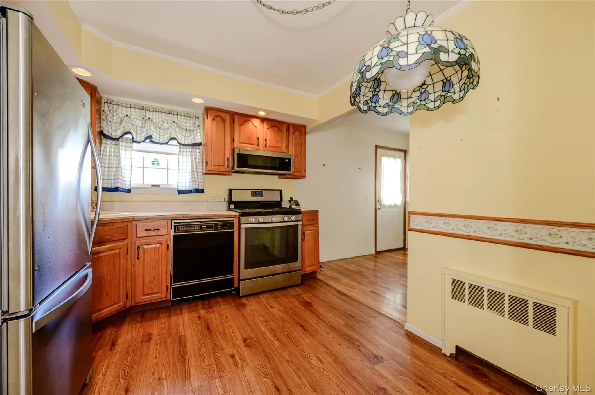 87 Central Park Road, Oyster Bay, NY, 3 Bedrooms Bedrooms, 8 Rooms Rooms,1 BathroomBathrooms,Residential,For Rent,Central Park,0,1021983 87 Central Park Road, Oyster Bay, NY, 3 Bedrooms Bedrooms, 8 Rooms Rooms,1 BathroomBathrooms,Residential,For Rent,Central Park,0,1021983