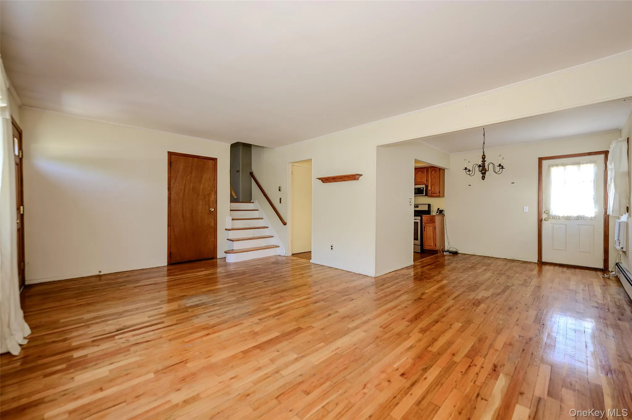 87 Central Park Road, Oyster Bay, NY, 3 Bedrooms Bedrooms, 8 Rooms Rooms,1 BathroomBathrooms,Residential,For Rent,Central Park,0,1021983 87 Central Park Road, Oyster Bay, NY, 3 Bedrooms Bedrooms, 8 Rooms Rooms,1 BathroomBathrooms,Residential,For Rent,Central Park,0,1021983
