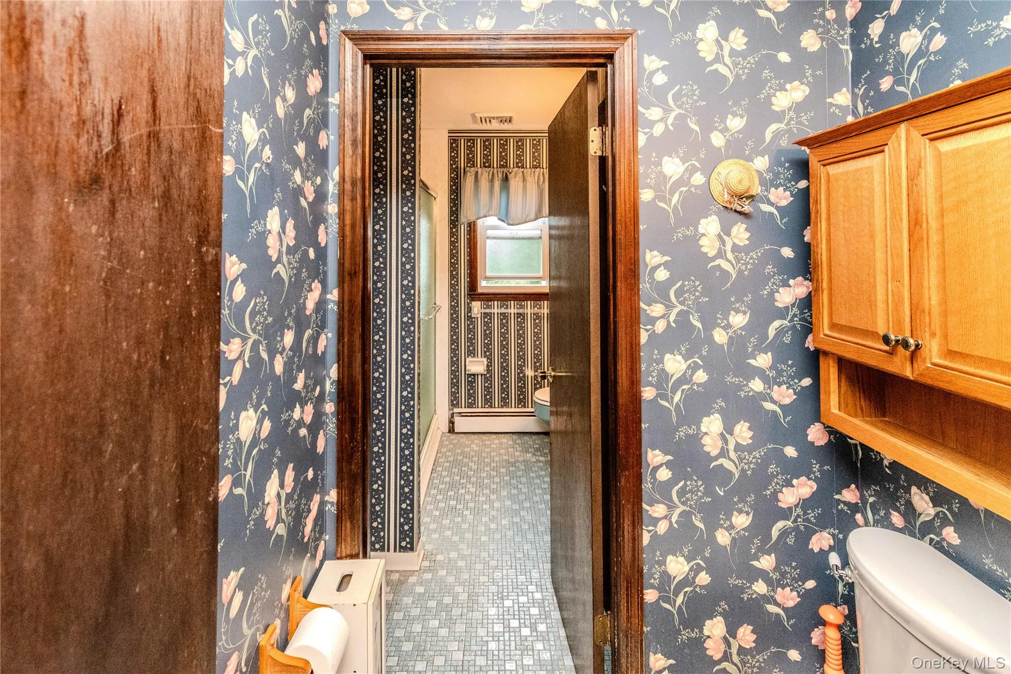 Ensuite Half Bathroom - entrances through Primary bedroom and Bathroom 1 Ensuite Half Bathroom - entrances through Primary bedroom and Bathroom 1