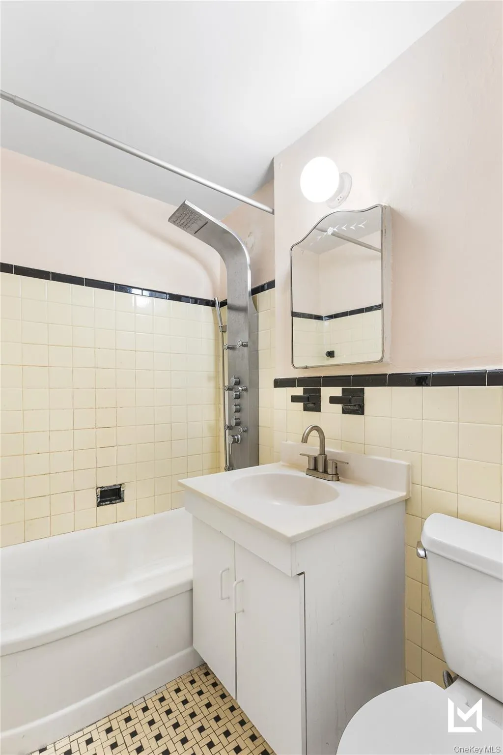 98-34 63rd Drive, New York, NY, 3 Rooms Rooms,1 BathroomBathrooms,Residential,For Rent,63rd,0,1021988 98-34 63rd Drive, New York, NY, 3 Rooms Rooms,1 BathroomBathrooms,Residential,For Rent,63rd,0,1021988