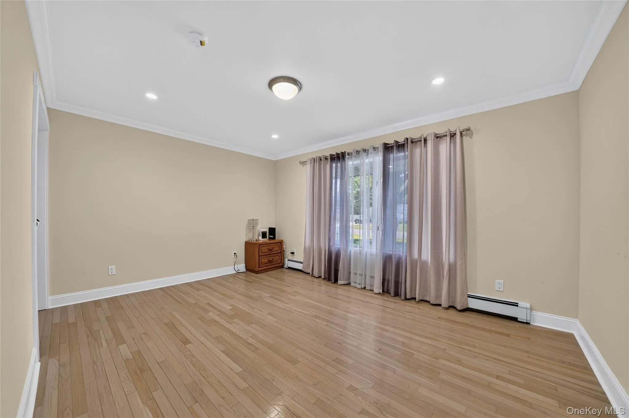 208 Newburgh Avenue, Brookhaven, NY, 6 Bedrooms Bedrooms, 12 Rooms Rooms,3 BathroomsBathrooms,Residential,For Rent,Newburgh,0,1021990 208 Newburgh Avenue, Brookhaven, NY, 6 Bedrooms Bedrooms, 12 Rooms Rooms,3 BathroomsBathrooms,Residential,For Rent,Newburgh,0,1021990