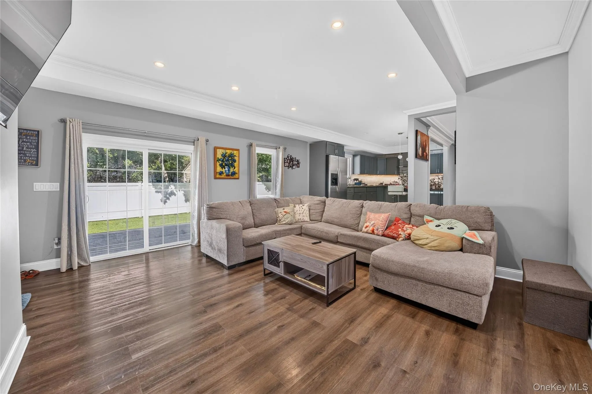 208 Newburgh Avenue, Brookhaven, NY, 6 Bedrooms Bedrooms, 12 Rooms Rooms,3 BathroomsBathrooms,Residential,For Rent,Newburgh,0,1021990 208 Newburgh Avenue, Brookhaven, NY, 6 Bedrooms Bedrooms, 12 Rooms Rooms,3 BathroomsBathrooms,Residential,For Rent,Newburgh,0,1021990