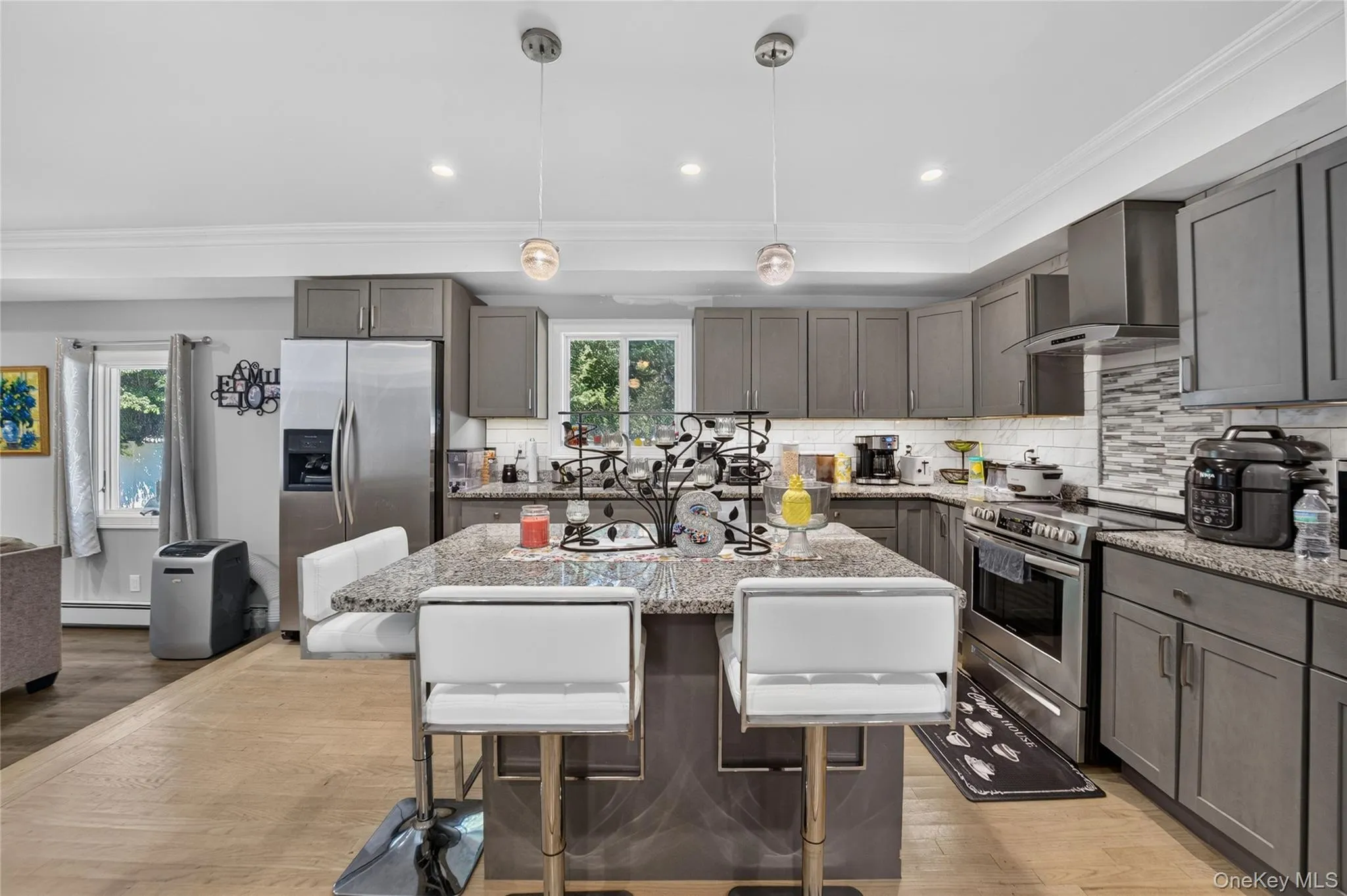 208 Newburgh Avenue, Brookhaven, NY, 6 Bedrooms Bedrooms, 12 Rooms Rooms,3 BathroomsBathrooms,Residential,For Rent,Newburgh,0,1021990 208 Newburgh Avenue, Brookhaven, NY, 6 Bedrooms Bedrooms, 12 Rooms Rooms,3 BathroomsBathrooms,Residential,For Rent,Newburgh,0,1021990