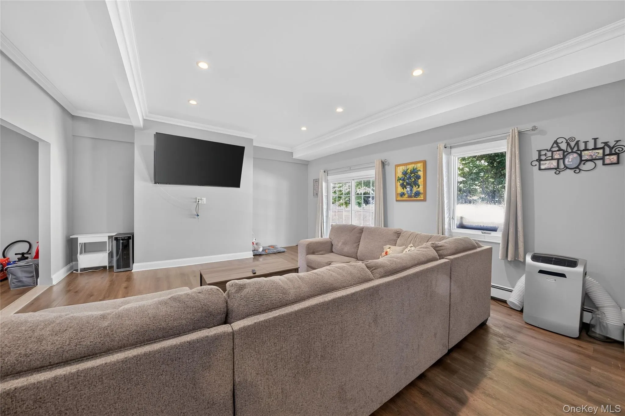 208 Newburgh Avenue, Brookhaven, NY, 6 Bedrooms Bedrooms, 12 Rooms Rooms,3 BathroomsBathrooms,Residential,For Rent,Newburgh,0,1021990 208 Newburgh Avenue, Brookhaven, NY, 6 Bedrooms Bedrooms, 12 Rooms Rooms,3 BathroomsBathrooms,Residential,For Rent,Newburgh,0,1021990