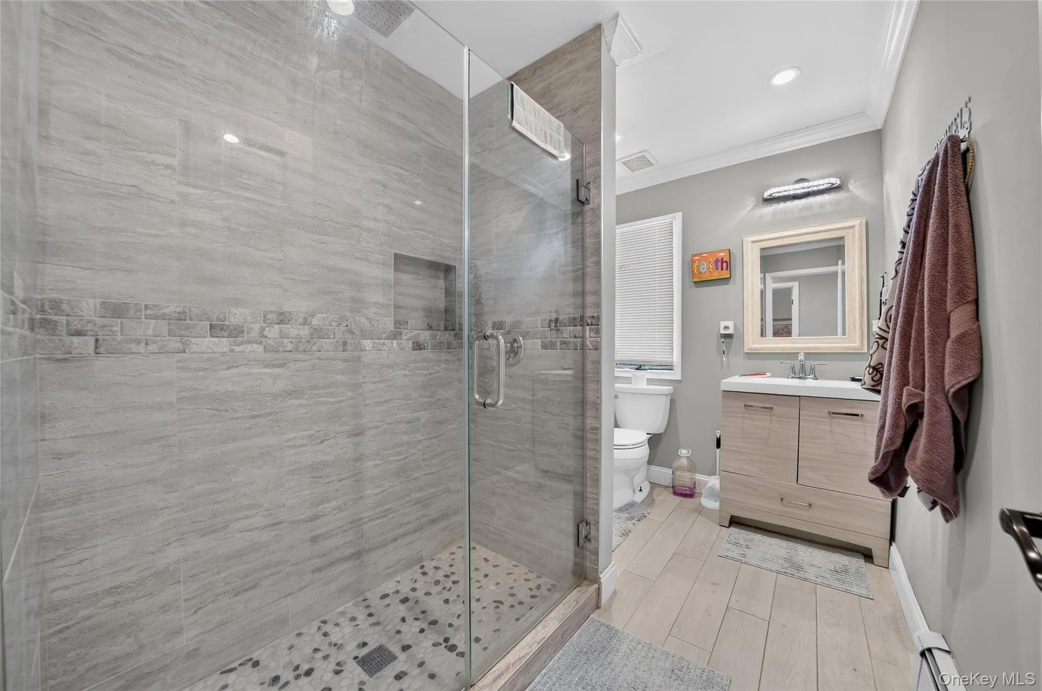208 Newburgh Avenue, Brookhaven, NY, 6 Bedrooms Bedrooms, 12 Rooms Rooms,3 BathroomsBathrooms,Residential,For Rent,Newburgh,0,1021990 208 Newburgh Avenue, Brookhaven, NY, 6 Bedrooms Bedrooms, 12 Rooms Rooms,3 BathroomsBathrooms,Residential,For Rent,Newburgh,0,1021990