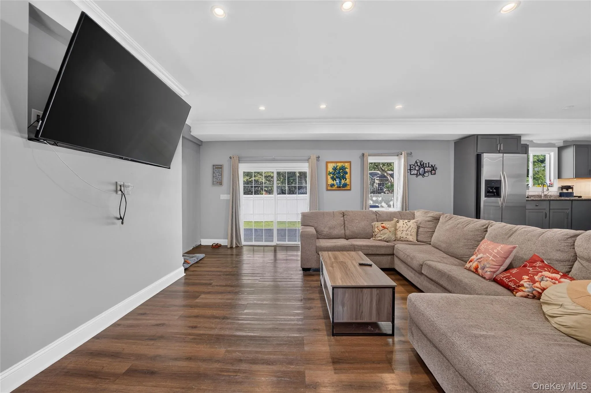 208 Newburgh Avenue, Brookhaven, NY, 6 Bedrooms Bedrooms, 12 Rooms Rooms,3 BathroomsBathrooms,Residential,For Rent,Newburgh,0,1021990 208 Newburgh Avenue, Brookhaven, NY, 6 Bedrooms Bedrooms, 12 Rooms Rooms,3 BathroomsBathrooms,Residential,For Rent,Newburgh,0,1021990