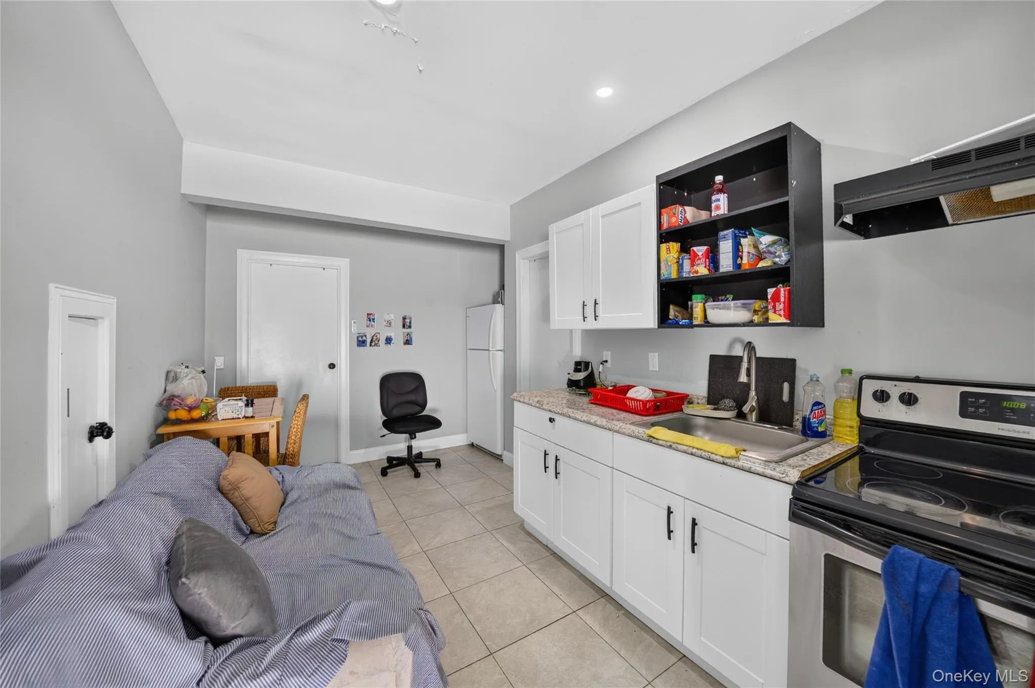 208 Newburgh Avenue, Brookhaven, NY, 6 Bedrooms Bedrooms, 12 Rooms Rooms,3 BathroomsBathrooms,Residential,For Rent,Newburgh,0,1021990 208 Newburgh Avenue, Brookhaven, NY, 6 Bedrooms Bedrooms, 12 Rooms Rooms,3 BathroomsBathrooms,Residential,For Rent,Newburgh,0,1021990