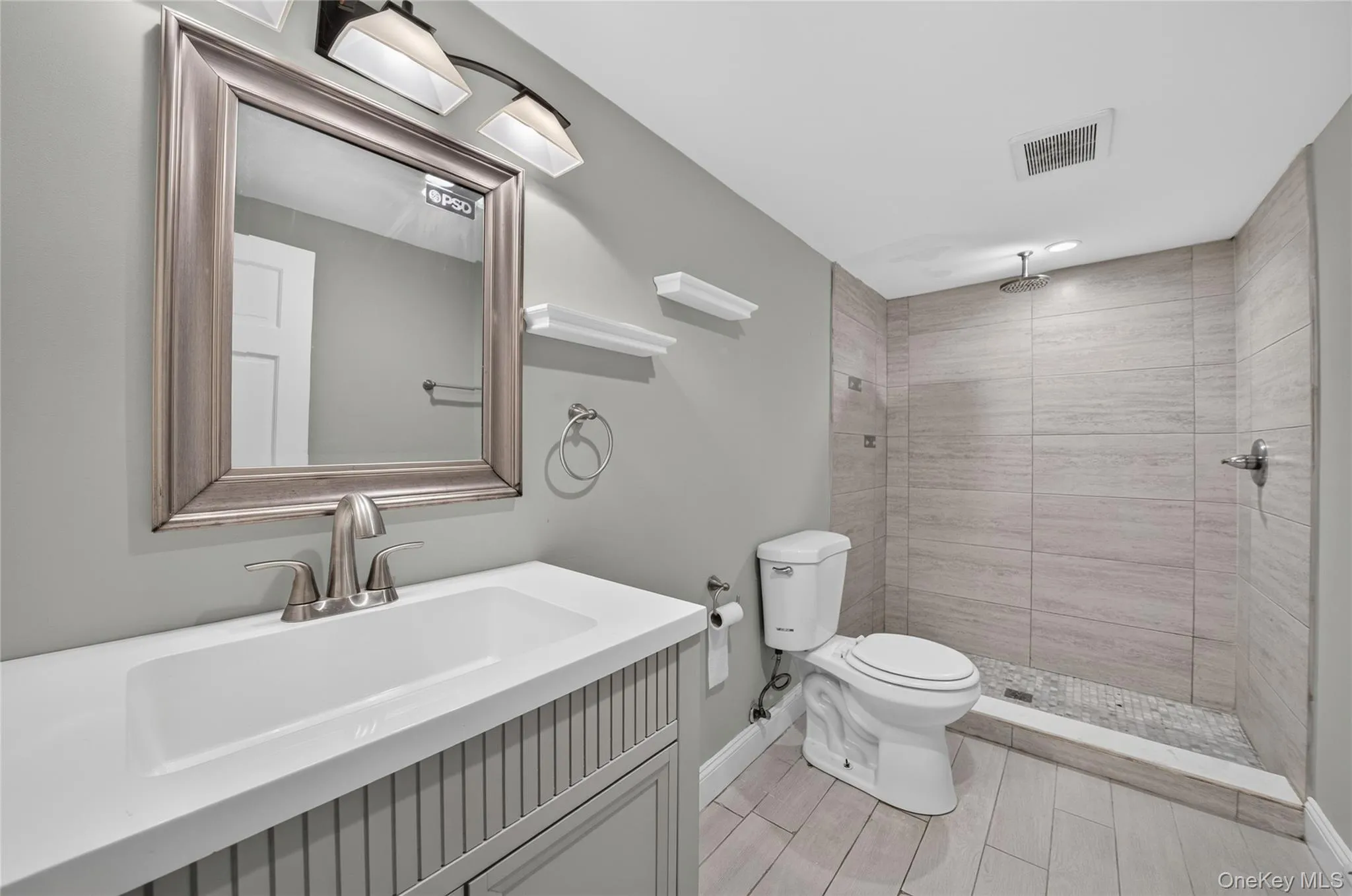 208 Newburgh Avenue, Brookhaven, NY, 6 Bedrooms Bedrooms, 12 Rooms Rooms,3 BathroomsBathrooms,Residential,For Rent,Newburgh,0,1021990 208 Newburgh Avenue, Brookhaven, NY, 6 Bedrooms Bedrooms, 12 Rooms Rooms,3 BathroomsBathrooms,Residential,For Rent,Newburgh,0,1021990