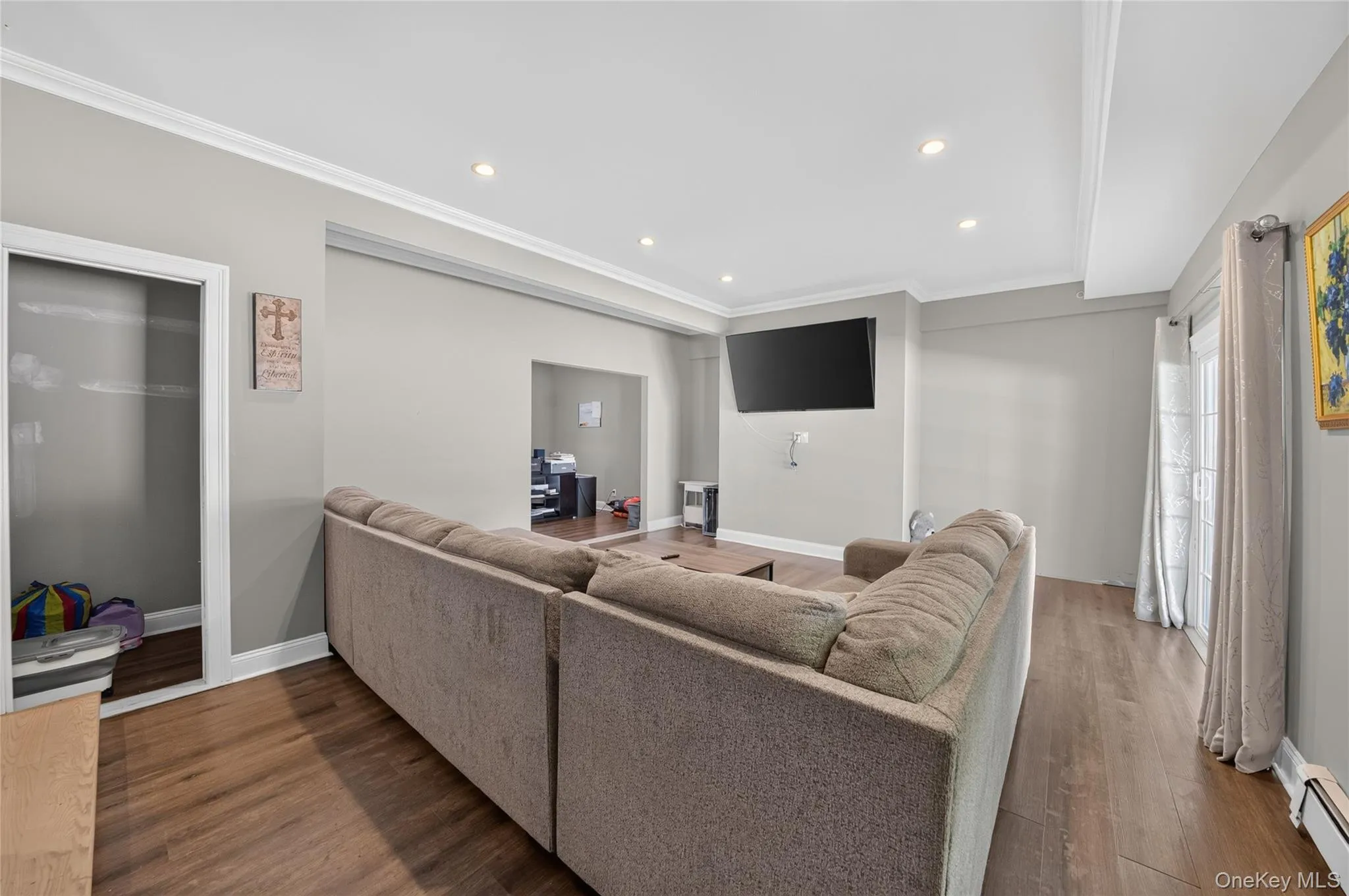 208 Newburgh Avenue, Brookhaven, NY, 6 Bedrooms Bedrooms, 12 Rooms Rooms,3 BathroomsBathrooms,Residential,For Rent,Newburgh,0,1021990 208 Newburgh Avenue, Brookhaven, NY, 6 Bedrooms Bedrooms, 12 Rooms Rooms,3 BathroomsBathrooms,Residential,For Rent,Newburgh,0,1021990