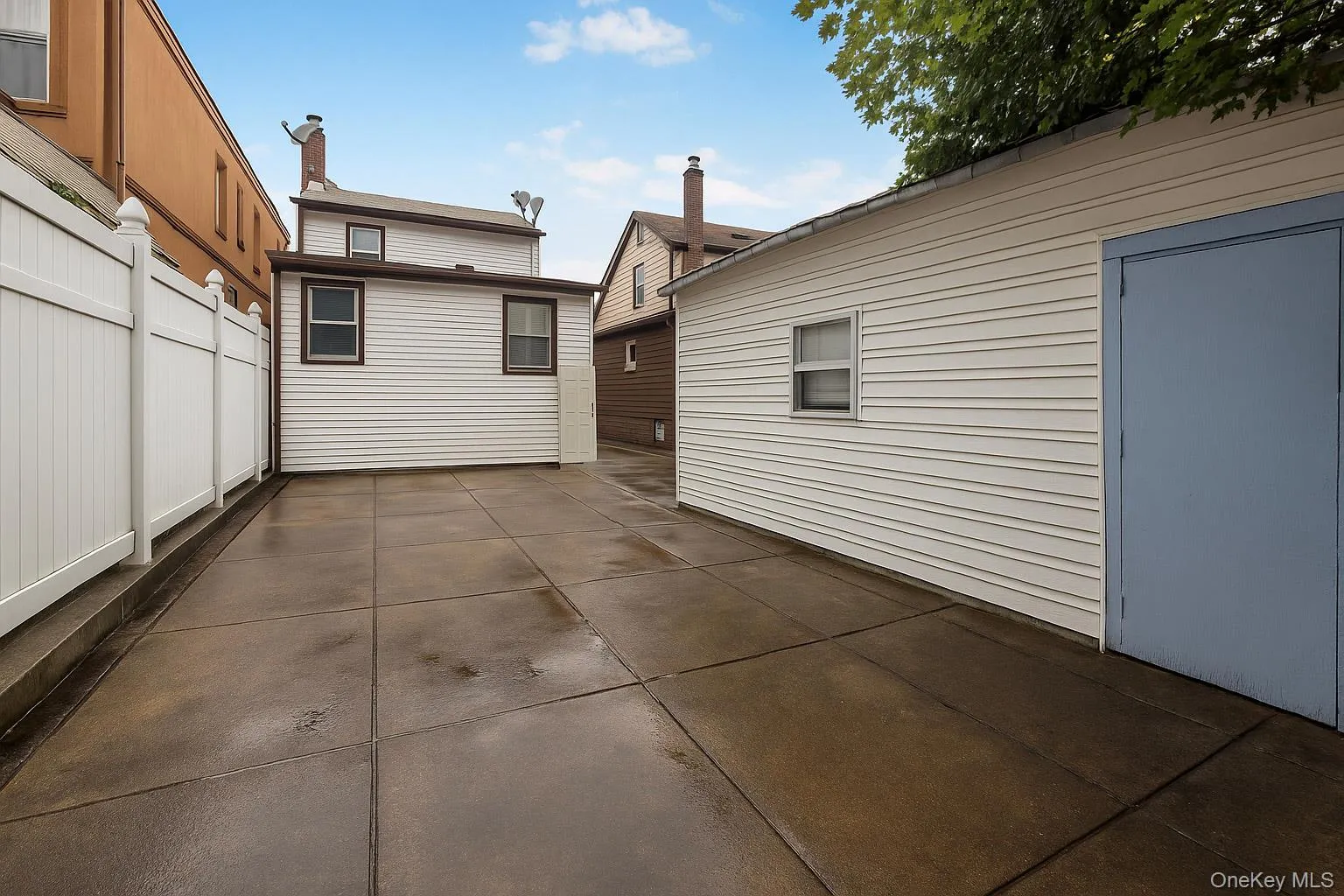 9006 107th Avenue, New York, NY, 4 Bedrooms Bedrooms, 6 Rooms Rooms,2 BathroomsBathrooms,Residential,For Rent,107th,0,1021993 9006 107th Avenue, New York, NY, 4 Bedrooms Bedrooms, 6 Rooms Rooms,2 BathroomsBathrooms,Residential,For Rent,107th,0,1021993