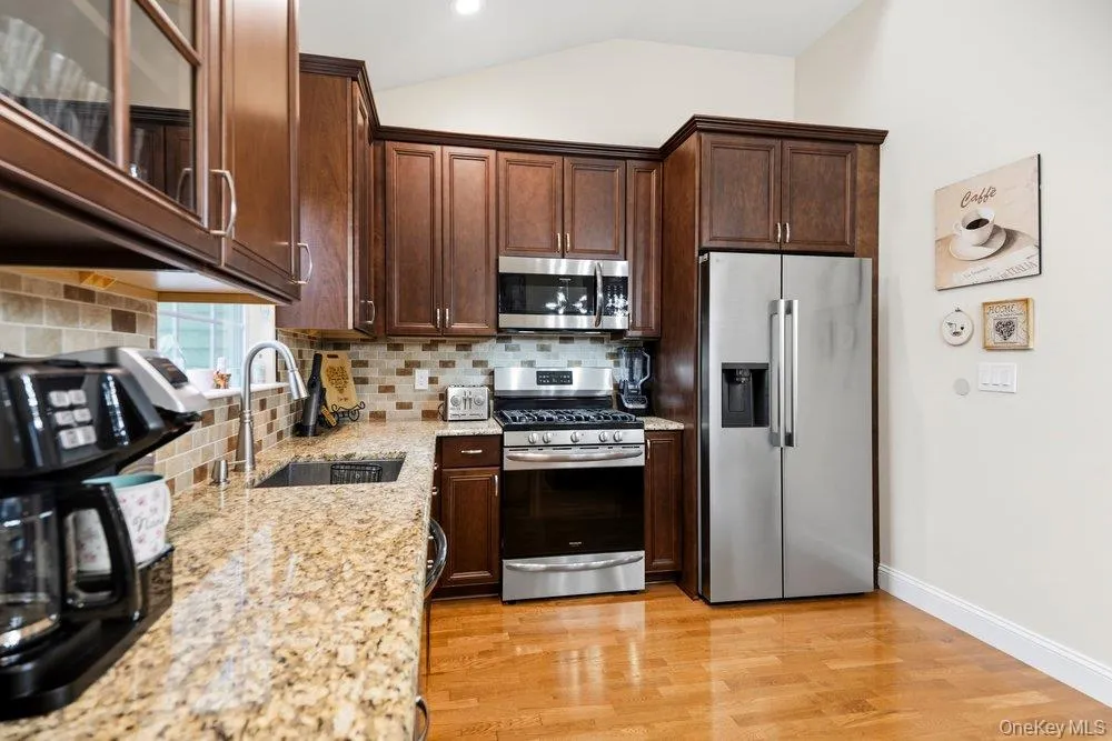 174 Halley Drive, Brookhaven, NY, 2 Bedrooms Bedrooms, 6 Rooms Rooms,2 BathroomsBathrooms,Residential,For Rent,Halley,0,1021995 174 Halley Drive, Brookhaven, NY, 2 Bedrooms Bedrooms, 6 Rooms Rooms,2 BathroomsBathrooms,Residential,For Rent,Halley,0,1021995
