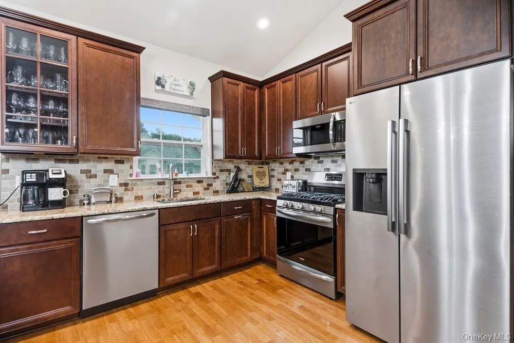 174 Halley Drive, Brookhaven, NY, 2 Bedrooms Bedrooms, 6 Rooms Rooms,2 BathroomsBathrooms,Residential,For Rent,Halley,0,1021995 174 Halley Drive, Brookhaven, NY, 2 Bedrooms Bedrooms, 6 Rooms Rooms,2 BathroomsBathrooms,Residential,For Rent,Halley,0,1021995