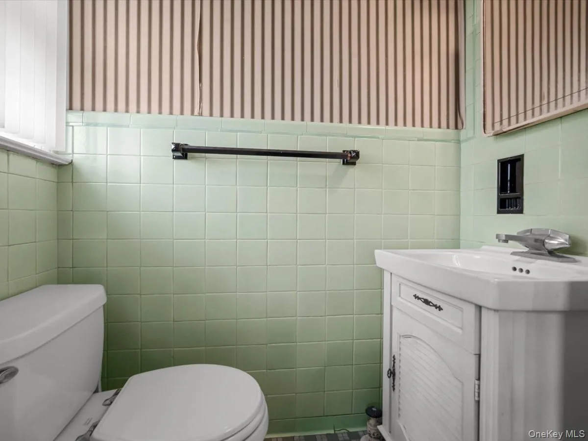 8026 217th Street, New York, NY, 5 Bedrooms Bedrooms, 12 Rooms Rooms,3 BathroomsBathrooms,Residential,For Rent,217th,0,1021999 8026 217th Street, New York, NY, 5 Bedrooms Bedrooms, 12 Rooms Rooms,3 BathroomsBathrooms,Residential,For Rent,217th,0,1021999