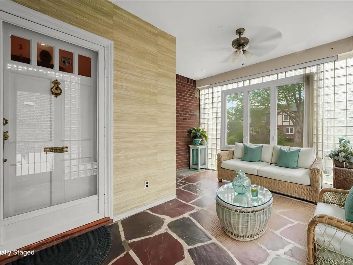 8026 217th Street, New York, NY, 5 Bedrooms Bedrooms, 12 Rooms Rooms,3 BathroomsBathrooms,Residential,For Rent,217th,0,1021999 8026 217th Street, New York, NY, 5 Bedrooms Bedrooms, 12 Rooms Rooms,3 BathroomsBathrooms,Residential,For Rent,217th,0,1021999