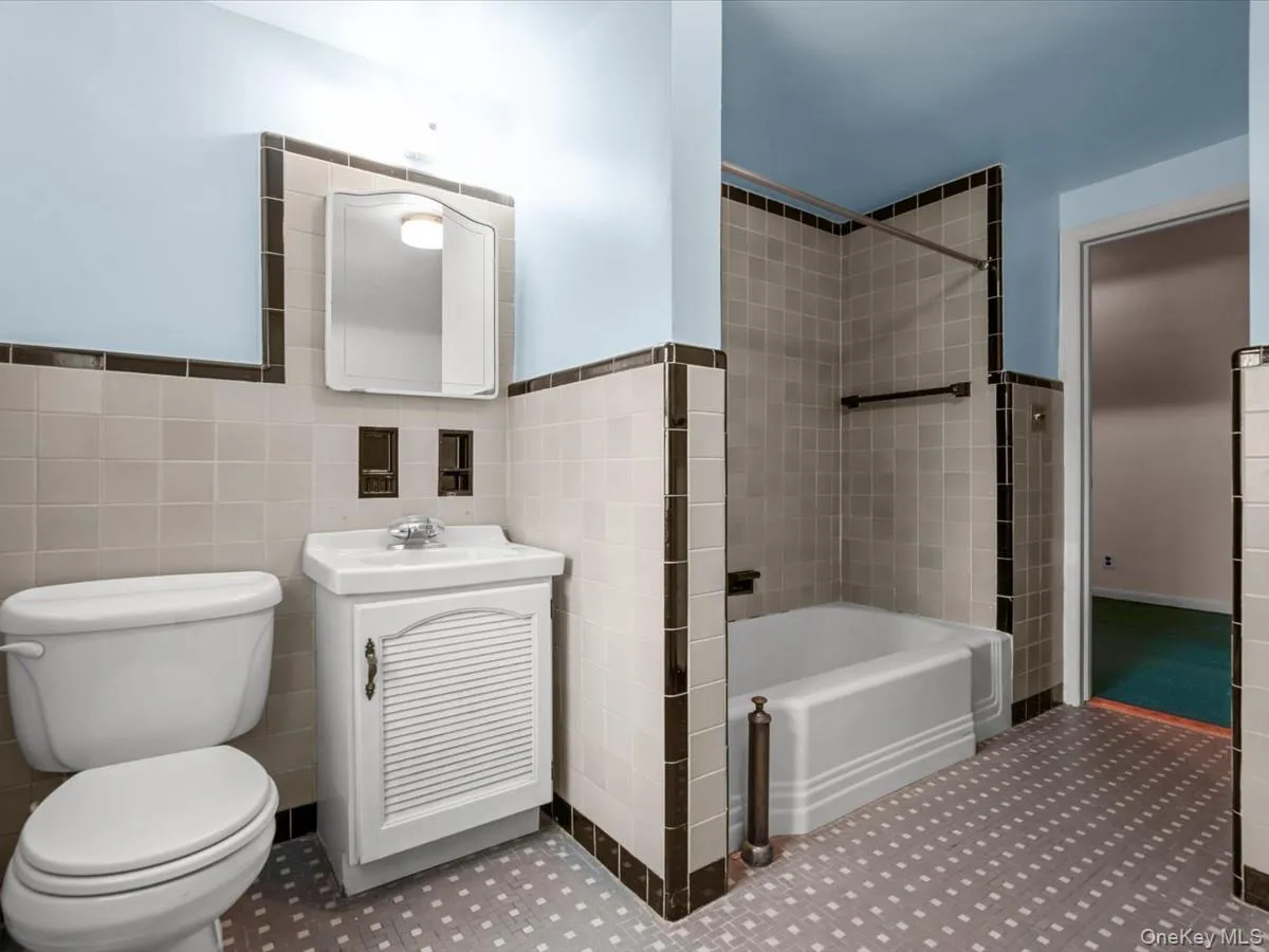 8026 217th Street, New York, NY, 5 Bedrooms Bedrooms, 12 Rooms Rooms,3 BathroomsBathrooms,Residential,For Rent,217th,0,1021999 8026 217th Street, New York, NY, 5 Bedrooms Bedrooms, 12 Rooms Rooms,3 BathroomsBathrooms,Residential,For Rent,217th,0,1021999