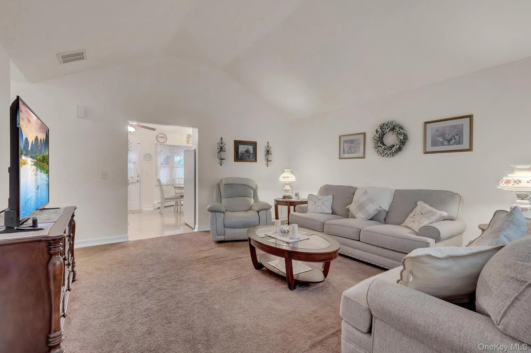 258 Floyd Road, Brookhaven, NY, 3 Bedrooms Bedrooms, 5 Rooms Rooms,2 BathroomsBathrooms,Residential,For Rent,Floyd,0,1022001 258 Floyd Road, Brookhaven, NY, 3 Bedrooms Bedrooms, 5 Rooms Rooms,2 BathroomsBathrooms,Residential,For Rent,Floyd,0,1022001
