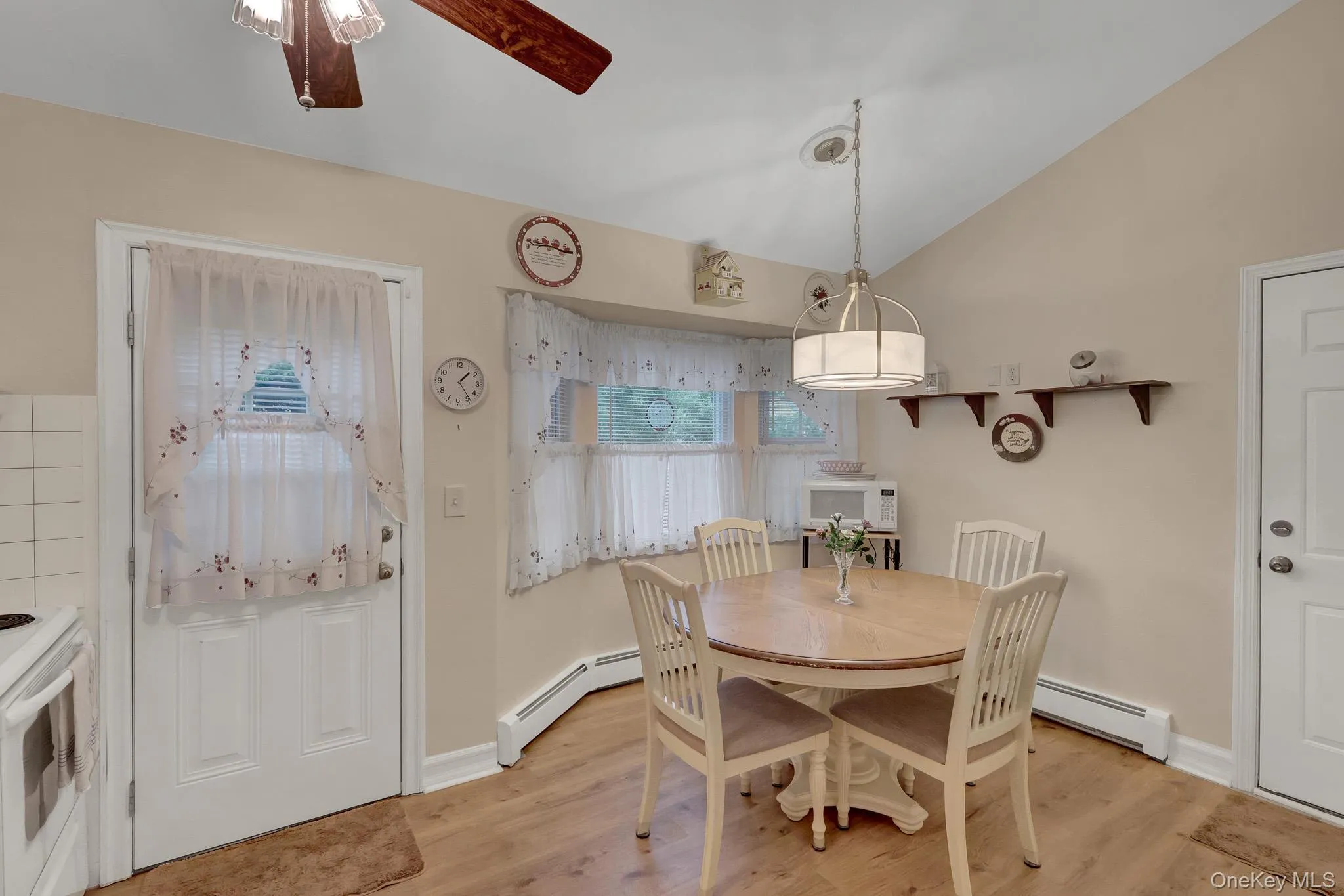 258 Floyd Road, Brookhaven, NY, 3 Bedrooms Bedrooms, 5 Rooms Rooms,2 BathroomsBathrooms,Residential,For Rent,Floyd,0,1022001 258 Floyd Road, Brookhaven, NY, 3 Bedrooms Bedrooms, 5 Rooms Rooms,2 BathroomsBathrooms,Residential,For Rent,Floyd,0,1022001