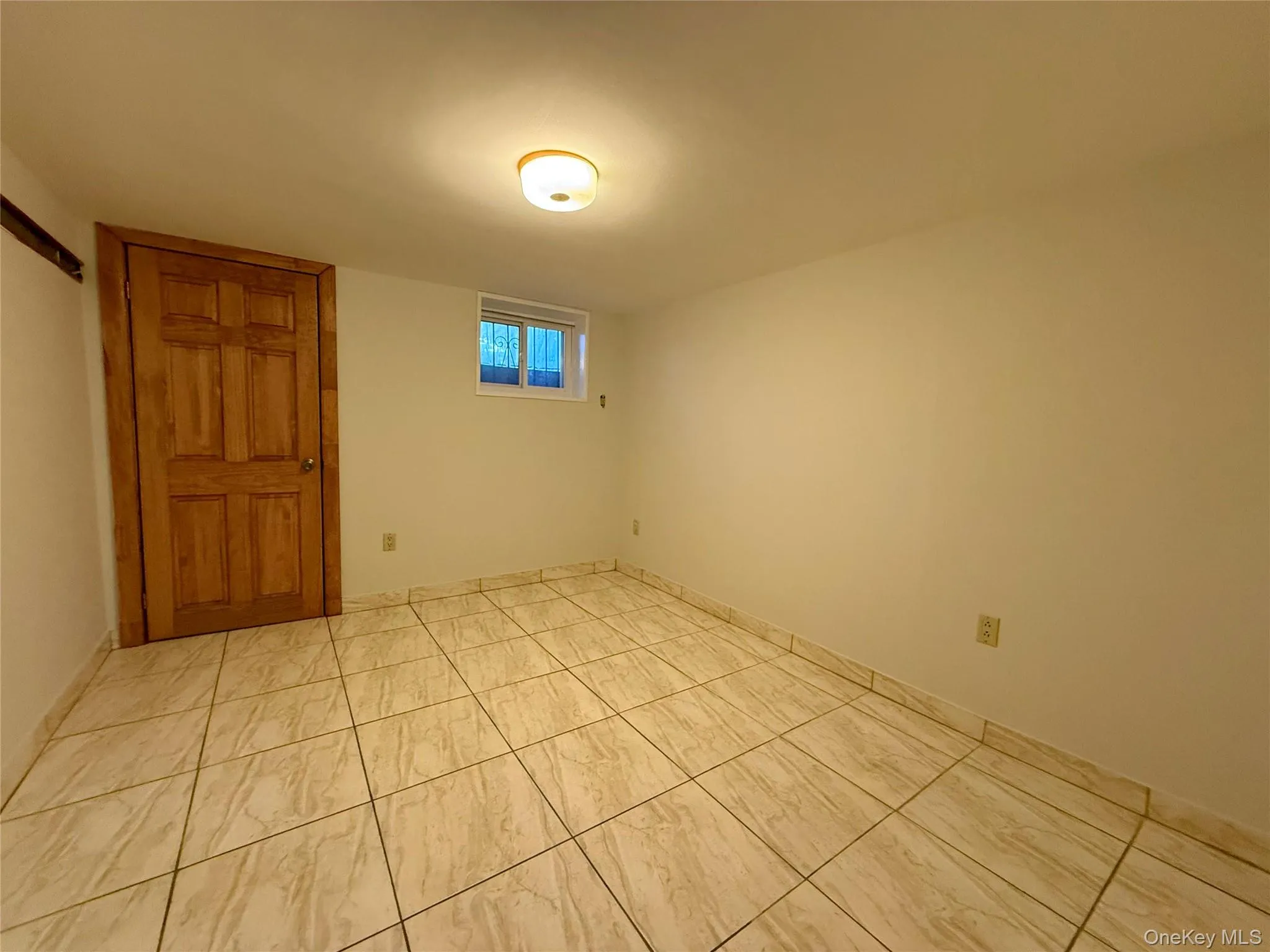 Full and finished with walk out exit, tiled floors, plenty of storage space Full and finished with walk out exit, tiled floors, plenty of storage space