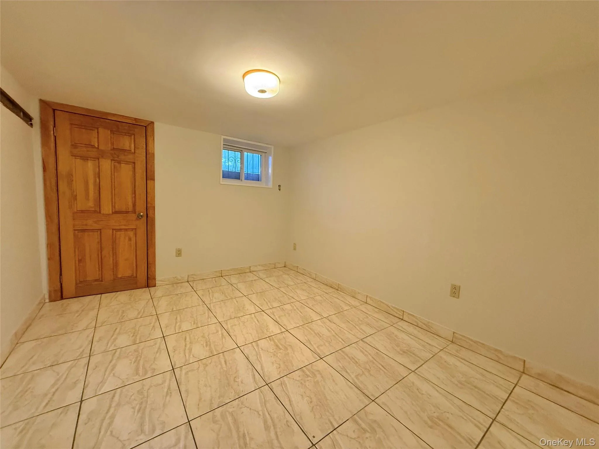Full and finished with walk out exit, tiled floors, plenty of storage space Full and finished with walk out exit, tiled floors, plenty of storage space