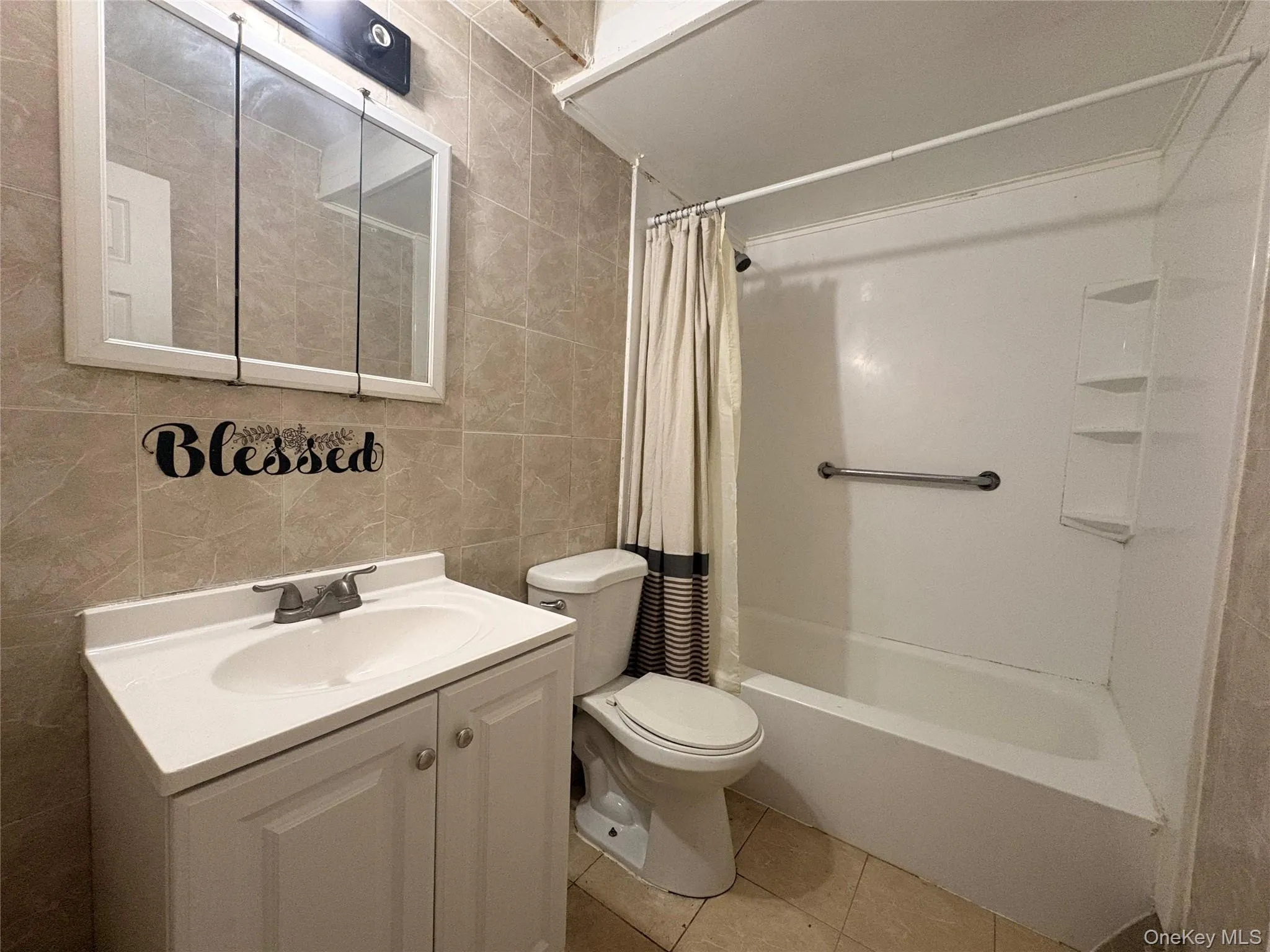 6947 De Costa Avenue, New York, NY, 3 Bedrooms Bedrooms, 5 Rooms Rooms,1 BathroomBathrooms,Residential Lease,For Rent,De Costa,0,1022010 6947 De Costa Avenue, New York, NY, 3 Bedrooms Bedrooms, 5 Rooms Rooms,1 BathroomBathrooms,Residential Lease,For Rent,De Costa,0,1022010