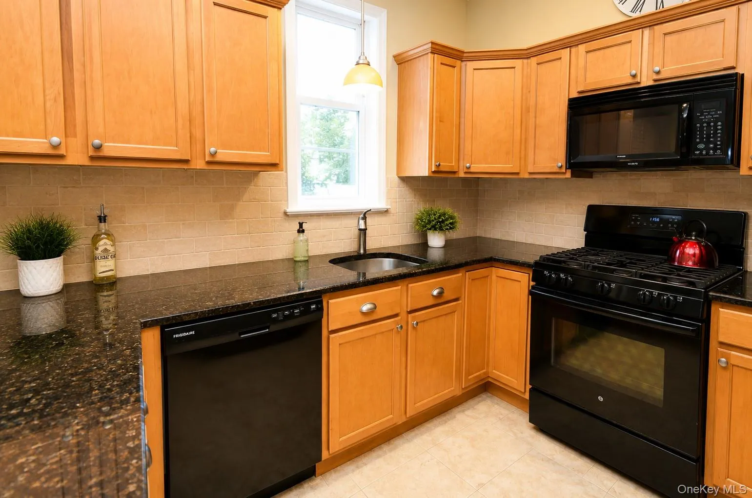 727 Balfour Place, Huntington, NY, 3 Bedrooms Bedrooms, 8 Rooms Rooms,2 BathroomsBathrooms,Residential,For Rent,Balfour,0,1022025 727 Balfour Place, Huntington, NY, 3 Bedrooms Bedrooms, 8 Rooms Rooms,2 BathroomsBathrooms,Residential,For Rent,Balfour,0,1022025