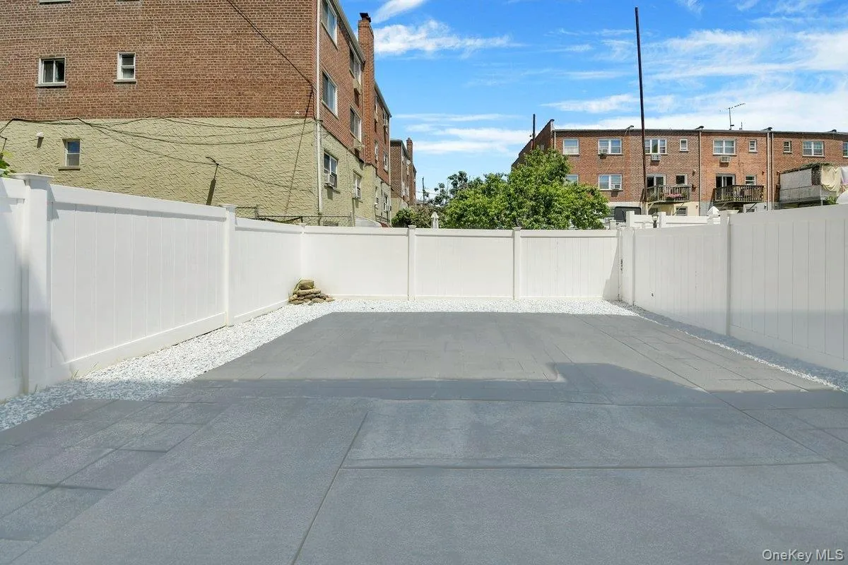 1034 Throgs Neck Expwy, New York, NY, 6 Bedrooms Bedrooms, 9 Rooms Rooms,3 BathroomsBathrooms,Residential,For Rent,Throgs Neck Expwy,0,1022026 1034 Throgs Neck Expwy, New York, NY, 6 Bedrooms Bedrooms, 9 Rooms Rooms,3 BathroomsBathrooms,Residential,For Rent,Throgs Neck Expwy,0,1022026