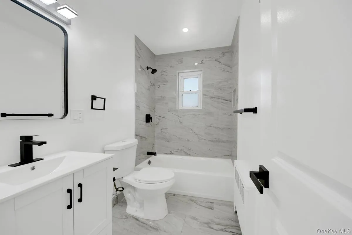 1034 Throgs Neck Expwy, New York, NY, 6 Bedrooms Bedrooms, 9 Rooms Rooms,3 BathroomsBathrooms,Residential,For Rent,Throgs Neck Expwy,0,1022026 1034 Throgs Neck Expwy, New York, NY, 6 Bedrooms Bedrooms, 9 Rooms Rooms,3 BathroomsBathrooms,Residential,For Rent,Throgs Neck Expwy,0,1022026