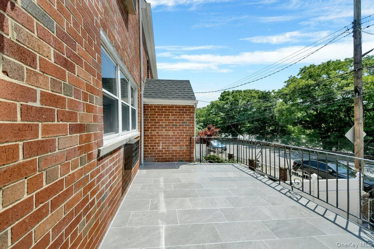 1034 Throgs Neck Expwy, New York, NY, 6 Bedrooms Bedrooms, 9 Rooms Rooms,3 BathroomsBathrooms,Residential,For Rent,Throgs Neck Expwy,0,1022026 1034 Throgs Neck Expwy, New York, NY, 6 Bedrooms Bedrooms, 9 Rooms Rooms,3 BathroomsBathrooms,Residential,For Rent,Throgs Neck Expwy,0,1022026