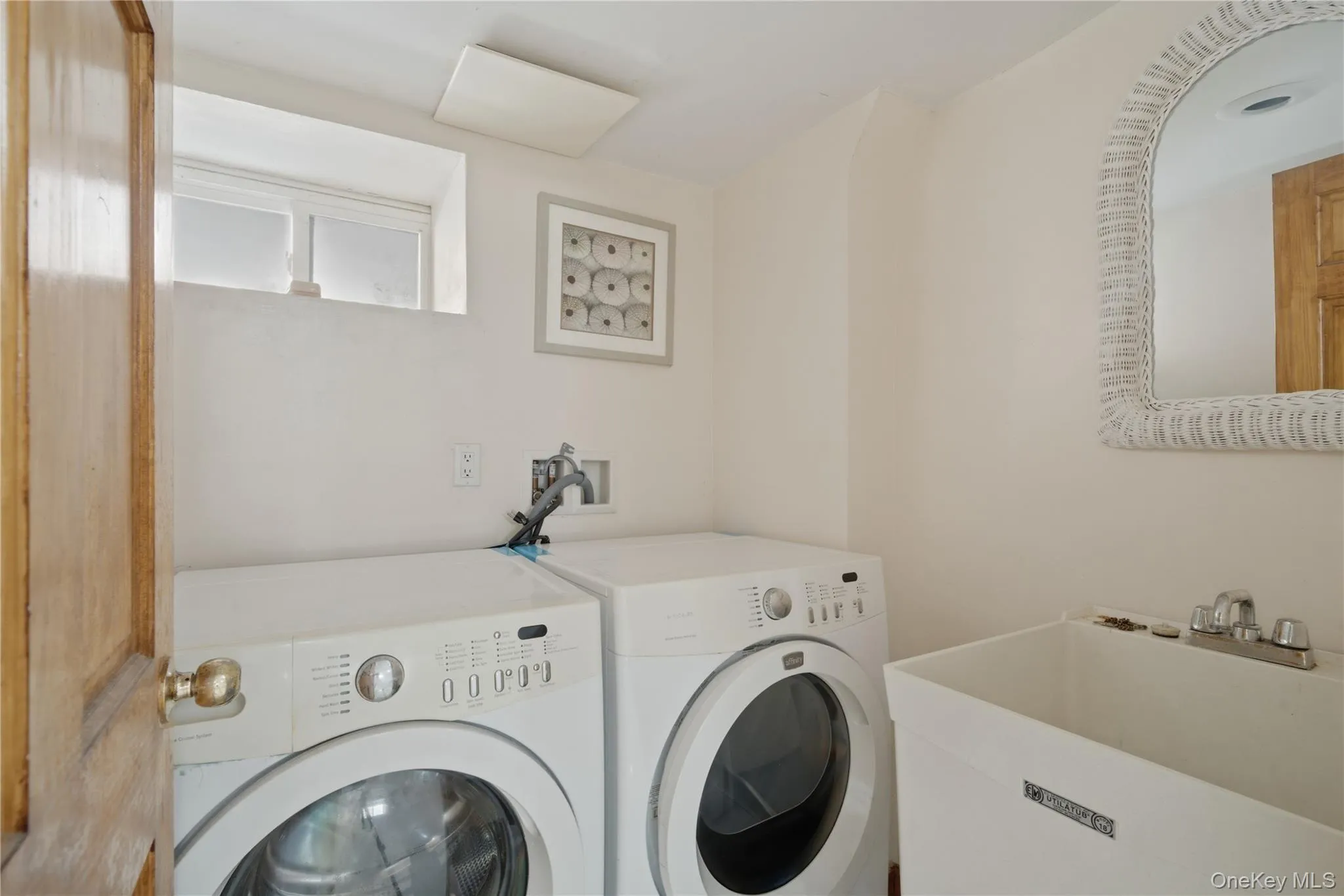 2934 161st Street, New York, NY, 3 Bedrooms Bedrooms, 8 Rooms Rooms,2 BathroomsBathrooms,Residential,For Rent,161st,0,1022027 2934 161st Street, New York, NY, 3 Bedrooms Bedrooms, 8 Rooms Rooms,2 BathroomsBathrooms,Residential,For Rent,161st,0,1022027