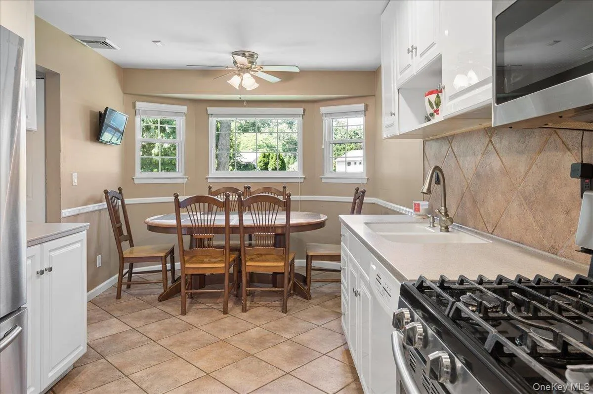 5 Marcus Road, Clarkstown, NY, 3 Bedrooms Bedrooms, 7 Rooms Rooms,2 BathroomsBathrooms,Residential,For Rent,Marcus,0,1022028 5 Marcus Road, Clarkstown, NY, 3 Bedrooms Bedrooms, 7 Rooms Rooms,2 BathroomsBathrooms,Residential,For Rent,Marcus,0,1022028