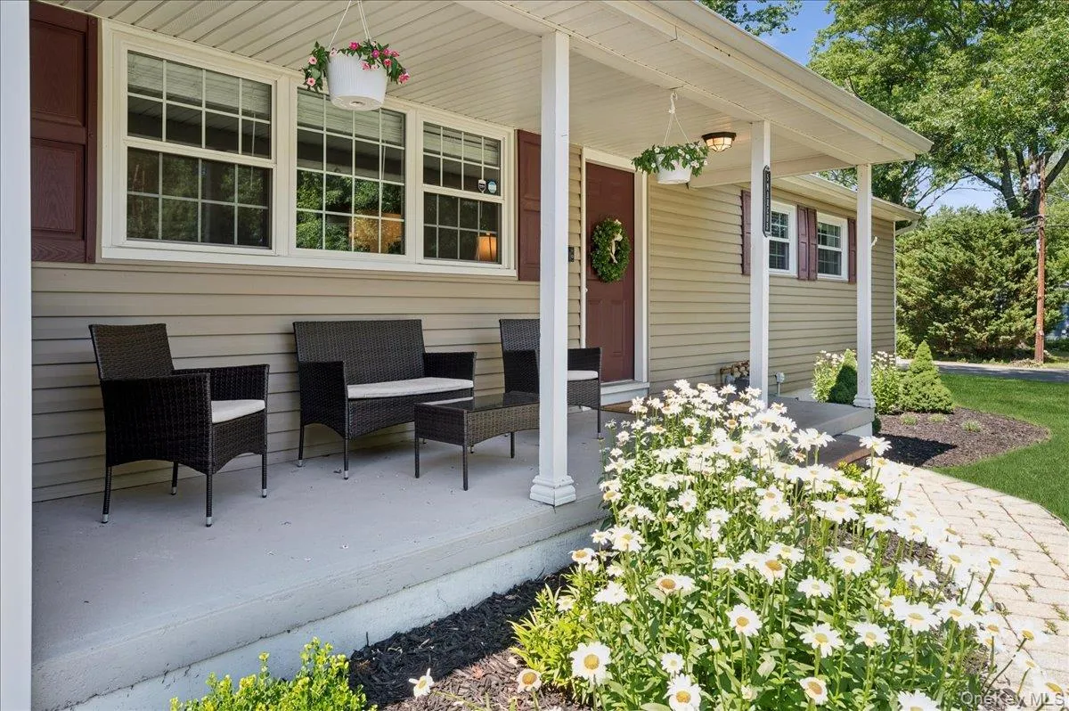 5 Marcus Road, Clarkstown, NY, 3 Bedrooms Bedrooms, 7 Rooms Rooms,2 BathroomsBathrooms,Residential,For Rent,Marcus,0,1022028 5 Marcus Road, Clarkstown, NY, 3 Bedrooms Bedrooms, 7 Rooms Rooms,2 BathroomsBathrooms,Residential,For Rent,Marcus,0,1022028