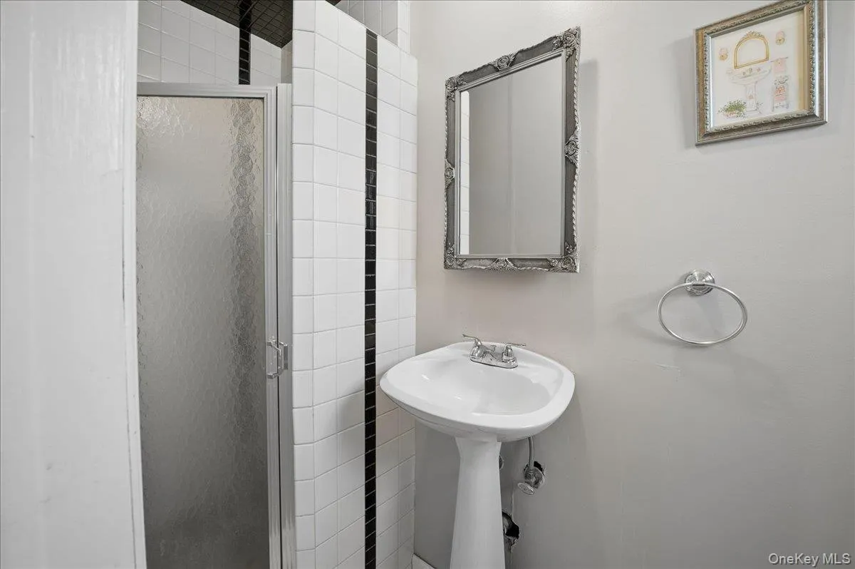 5 Marcus Road, Clarkstown, NY, 3 Bedrooms Bedrooms, 7 Rooms Rooms,2 BathroomsBathrooms,Residential,For Rent,Marcus,0,1022028 5 Marcus Road, Clarkstown, NY, 3 Bedrooms Bedrooms, 7 Rooms Rooms,2 BathroomsBathrooms,Residential,For Rent,Marcus,0,1022028