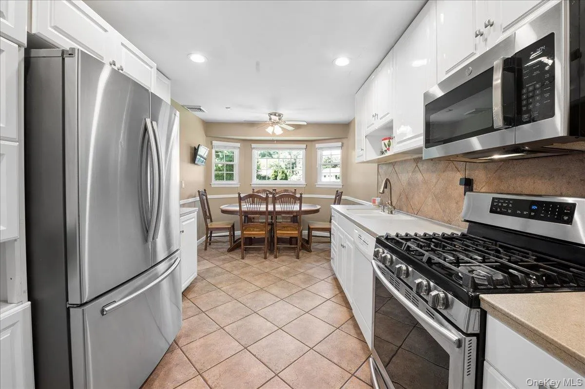 5 Marcus Road, Clarkstown, NY, 3 Bedrooms Bedrooms, 7 Rooms Rooms,2 BathroomsBathrooms,Residential,For Rent,Marcus,0,1022028 5 Marcus Road, Clarkstown, NY, 3 Bedrooms Bedrooms, 7 Rooms Rooms,2 BathroomsBathrooms,Residential,For Rent,Marcus,0,1022028