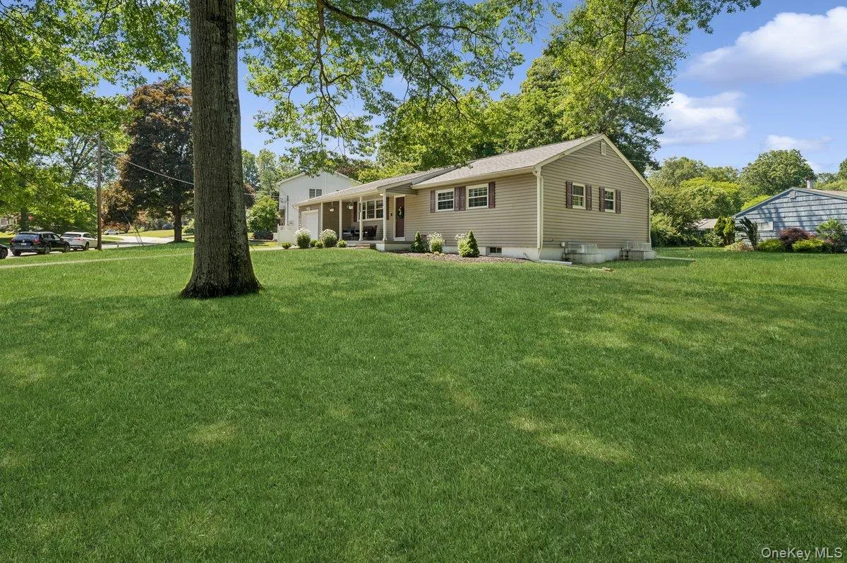 5 Marcus Road, Clarkstown, NY, 3 Bedrooms Bedrooms, 7 Rooms Rooms,2 BathroomsBathrooms,Residential,For Rent,Marcus,0,1022028 5 Marcus Road, Clarkstown, NY, 3 Bedrooms Bedrooms, 7 Rooms Rooms,2 BathroomsBathrooms,Residential,For Rent,Marcus,0,1022028