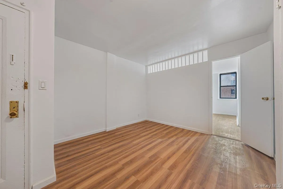 270 Broadway, Yonkers, NY, 1 Bedroom Bedrooms, 4 Rooms Rooms,1 BathroomBathrooms,Residential,For Rent,Broadway,0,1022031 270 Broadway, Yonkers, NY, 1 Bedroom Bedrooms, 4 Rooms Rooms,1 BathroomBathrooms,Residential,For Rent,Broadway,0,1022031