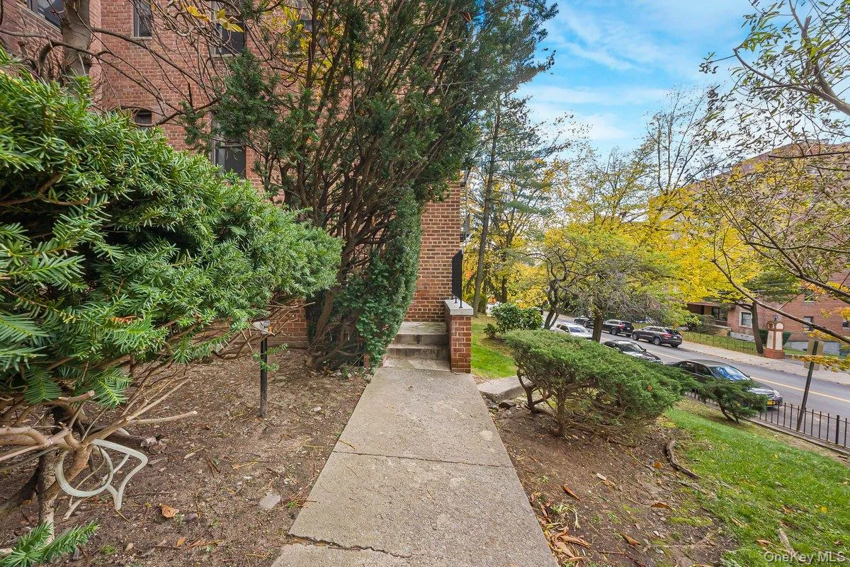 270 Broadway, Yonkers, NY, 1 Bedroom Bedrooms, 4 Rooms Rooms,1 BathroomBathrooms,Residential,For Rent,Broadway,0,1022031 270 Broadway, Yonkers, NY, 1 Bedroom Bedrooms, 4 Rooms Rooms,1 BathroomBathrooms,Residential,For Rent,Broadway,0,1022031