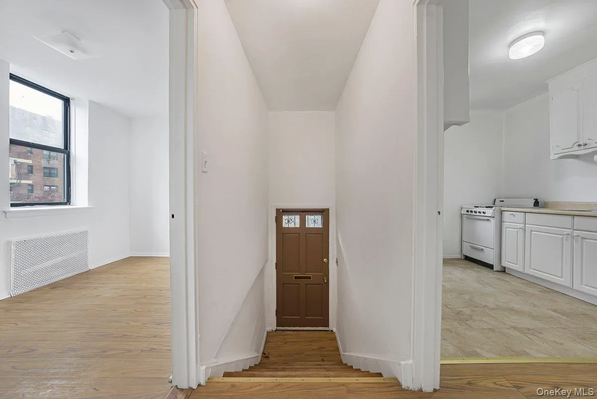270 Broadway, Yonkers, NY, 1 Bedroom Bedrooms, 4 Rooms Rooms,1 BathroomBathrooms,Residential,For Rent,Broadway,0,1022031 270 Broadway, Yonkers, NY, 1 Bedroom Bedrooms, 4 Rooms Rooms,1 BathroomBathrooms,Residential,For Rent,Broadway,0,1022031