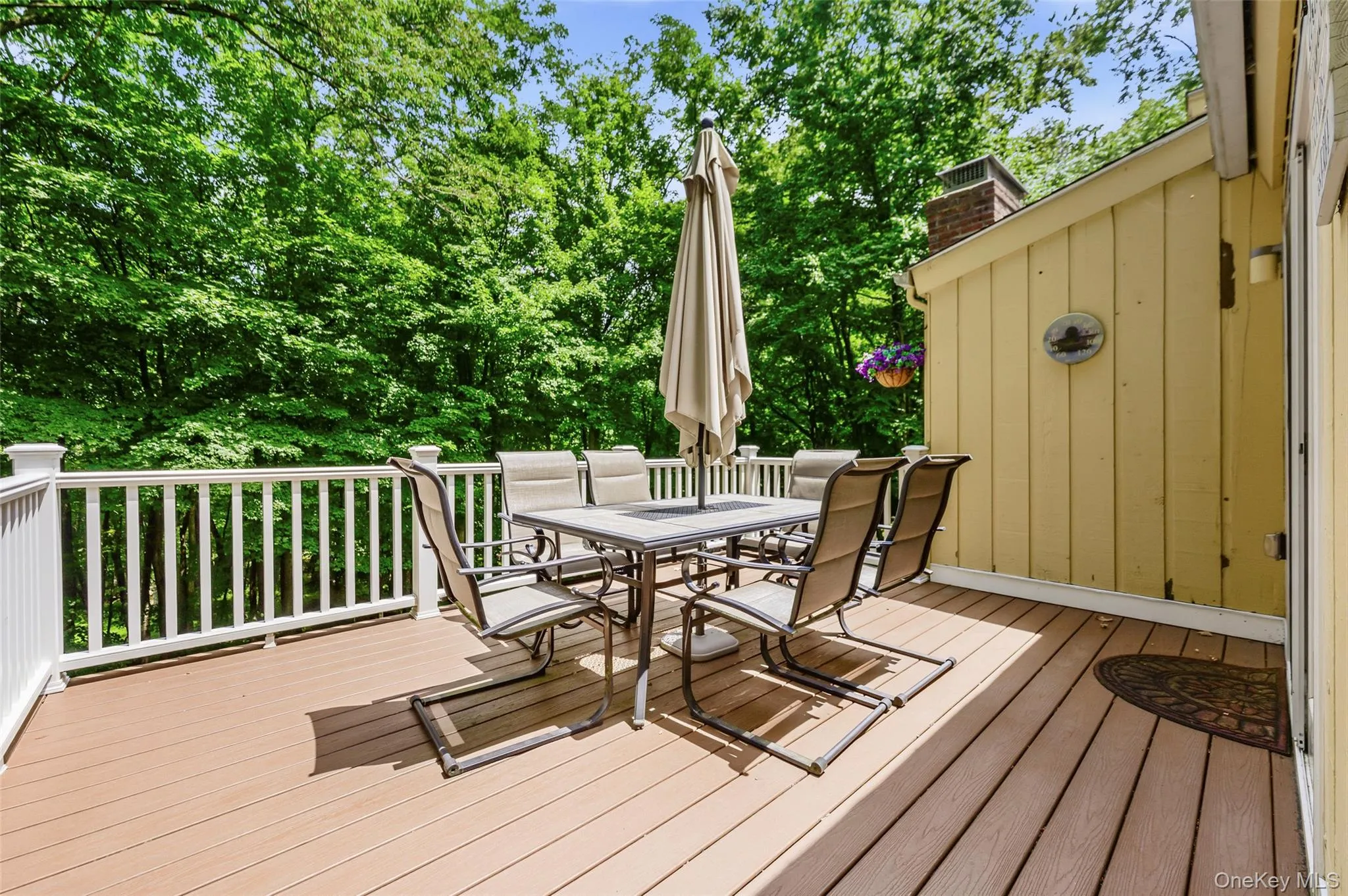 Read balcony with slider access. Read balcony with slider access.