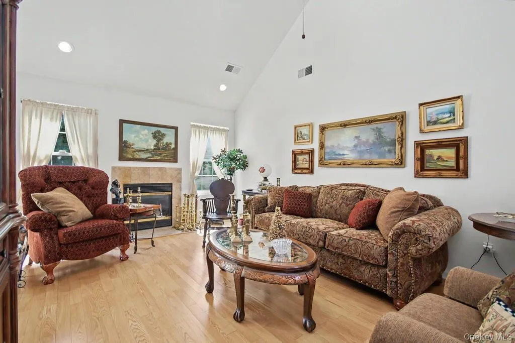 2 Douglas Street, Thompson, NY, 3 Bedrooms Bedrooms, 7 Rooms Rooms,2 BathroomsBathrooms,Residential,For Rent,Douglas,0,1022033 2 Douglas Street, Thompson, NY, 3 Bedrooms Bedrooms, 7 Rooms Rooms,2 BathroomsBathrooms,Residential,For Rent,Douglas,0,1022033
