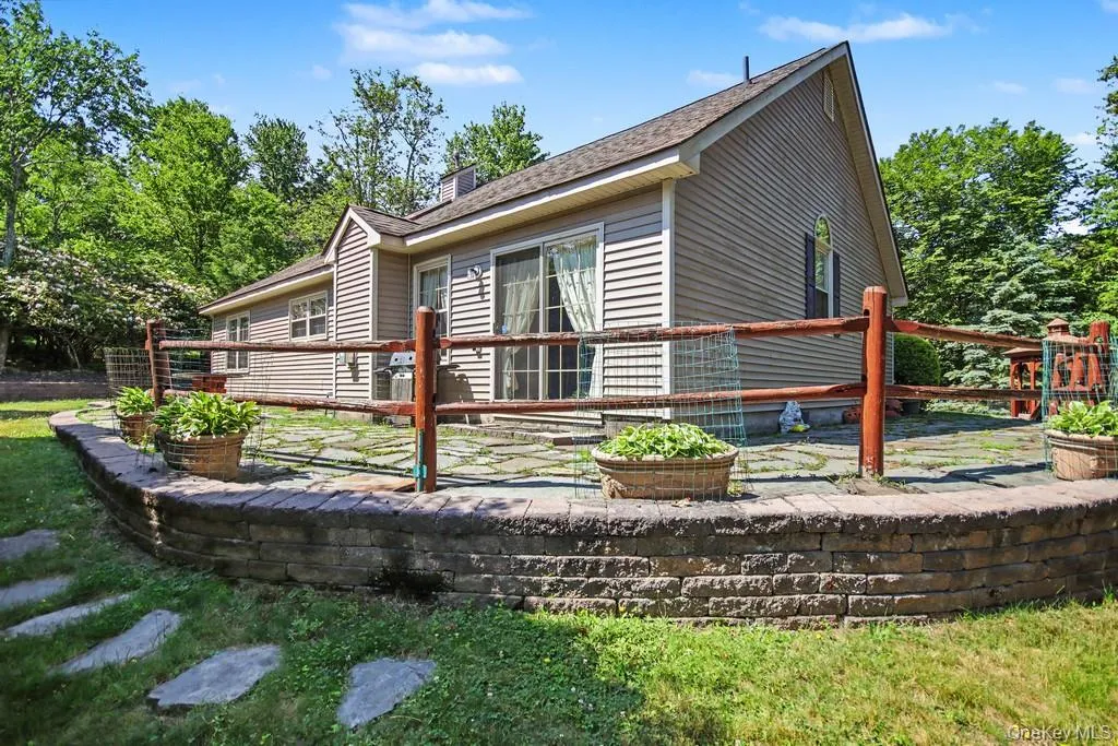 2 Douglas Street, Thompson, NY, 3 Bedrooms Bedrooms, 7 Rooms Rooms,2 BathroomsBathrooms,Residential,For Rent,Douglas,0,1022033 2 Douglas Street, Thompson, NY, 3 Bedrooms Bedrooms, 7 Rooms Rooms,2 BathroomsBathrooms,Residential,For Rent,Douglas,0,1022033