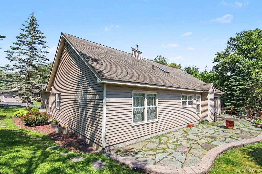 2 Douglas Street, Thompson, NY, 3 Bedrooms Bedrooms, 7 Rooms Rooms,2 BathroomsBathrooms,Residential,For Rent,Douglas,0,1022033 2 Douglas Street, Thompson, NY, 3 Bedrooms Bedrooms, 7 Rooms Rooms,2 BathroomsBathrooms,Residential,For Rent,Douglas,0,1022033