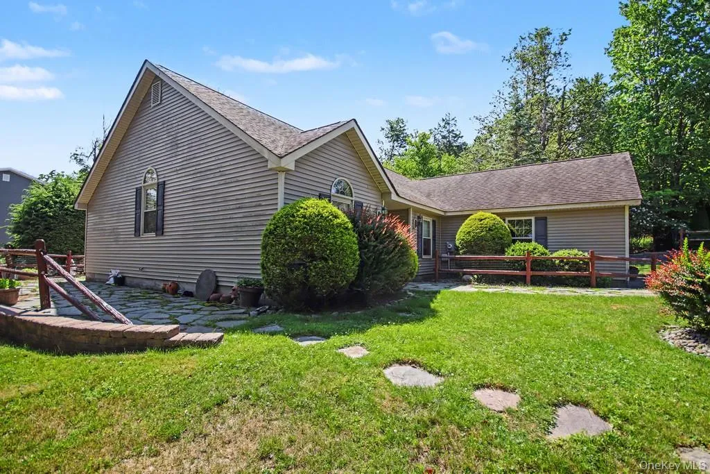 2 Douglas Street, Thompson, NY, 3 Bedrooms Bedrooms, 7 Rooms Rooms,2 BathroomsBathrooms,Residential,For Rent,Douglas,0,1022033 2 Douglas Street, Thompson, NY, 3 Bedrooms Bedrooms, 7 Rooms Rooms,2 BathroomsBathrooms,Residential,For Rent,Douglas,0,1022033