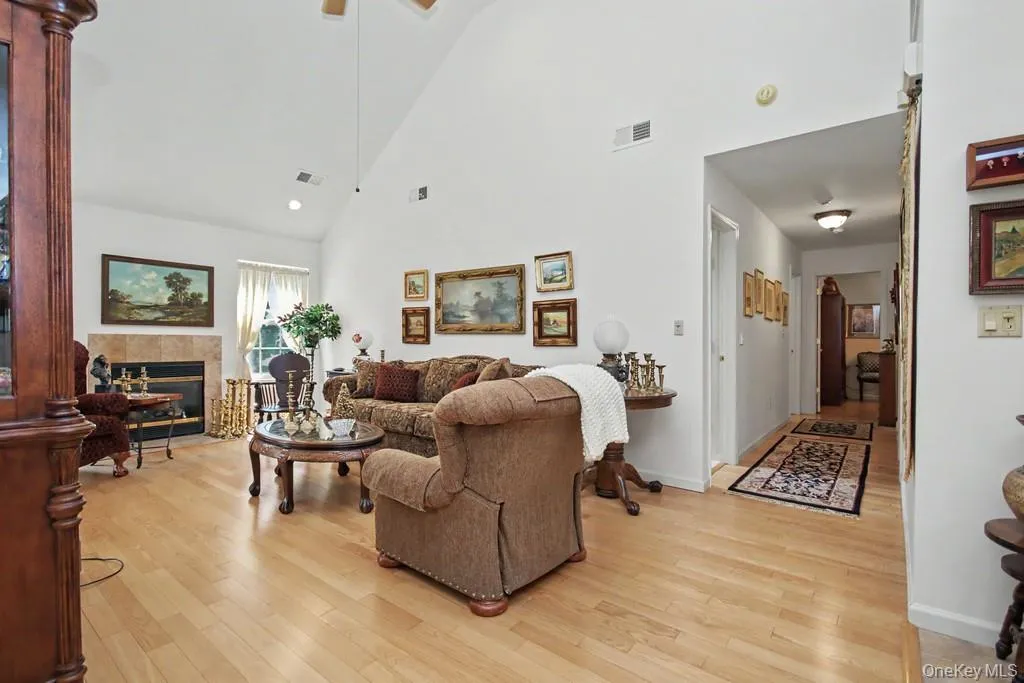 2 Douglas Street, Thompson, NY, 3 Bedrooms Bedrooms, 7 Rooms Rooms,2 BathroomsBathrooms,Residential,For Rent,Douglas,0,1022033 2 Douglas Street, Thompson, NY, 3 Bedrooms Bedrooms, 7 Rooms Rooms,2 BathroomsBathrooms,Residential,For Rent,Douglas,0,1022033