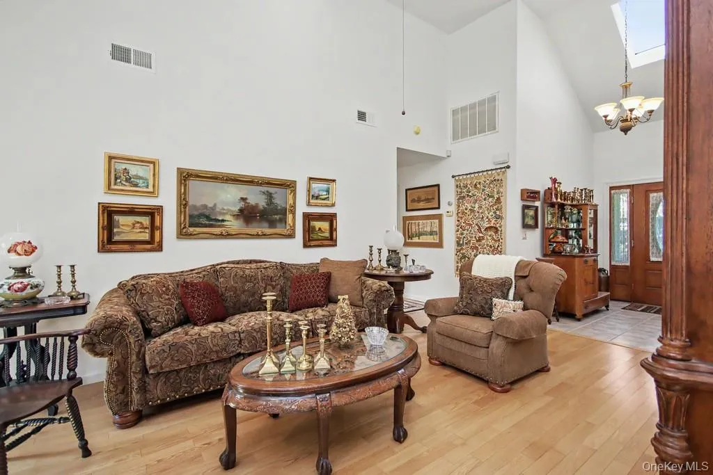 2 Douglas Street, Thompson, NY, 3 Bedrooms Bedrooms, 7 Rooms Rooms,2 BathroomsBathrooms,Residential,For Rent,Douglas,0,1022033 2 Douglas Street, Thompson, NY, 3 Bedrooms Bedrooms, 7 Rooms Rooms,2 BathroomsBathrooms,Residential,For Rent,Douglas,0,1022033